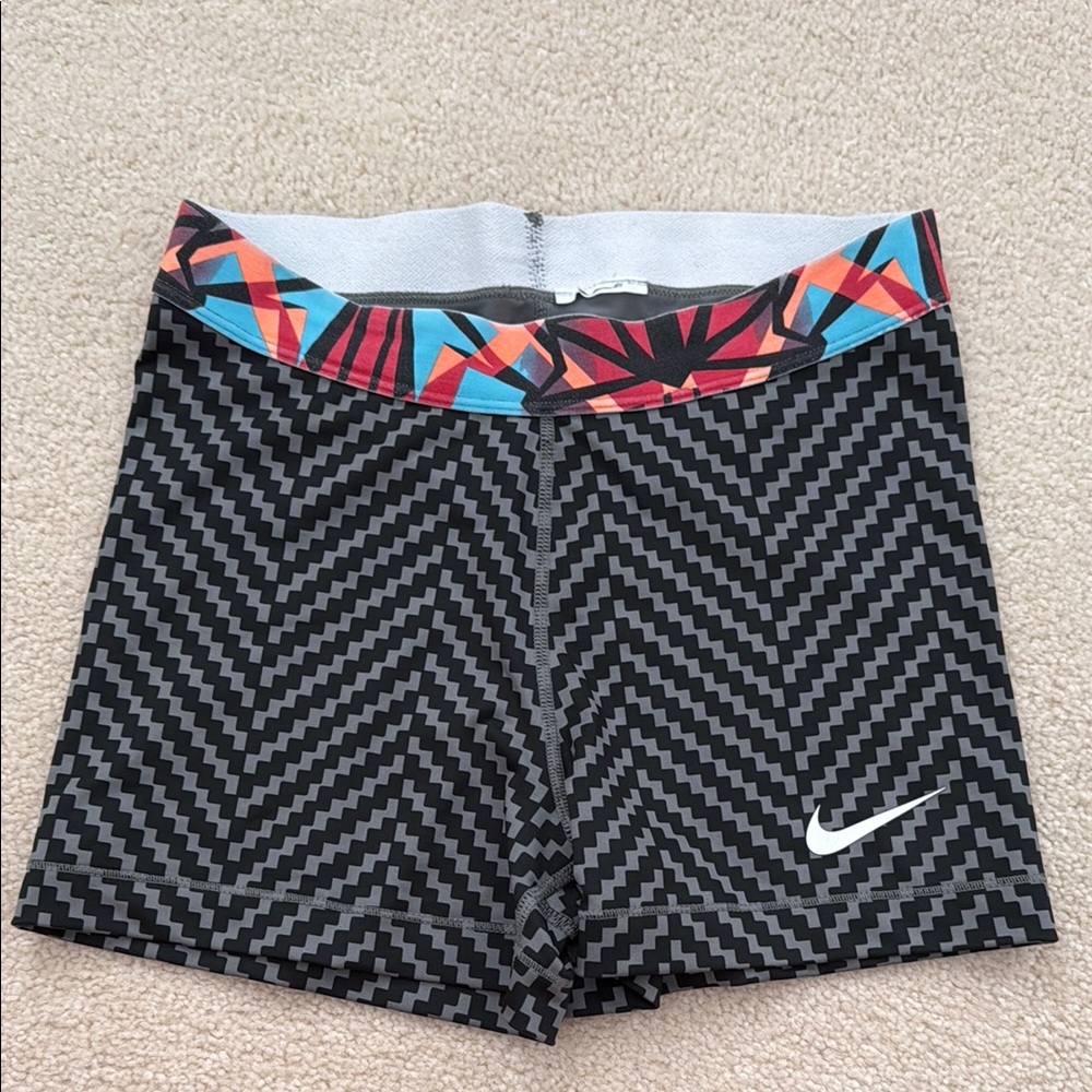 Nike Pro Patterned Women’s Athletic Shorts 3” Size Medium